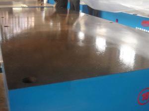 鑄鐵平臺與鈑金加工的協作